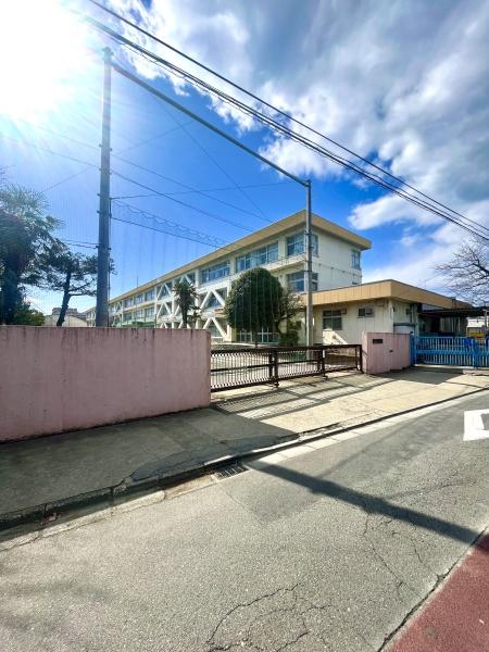 ファミール西八王子 A号棟(八王子市立散田小学校)