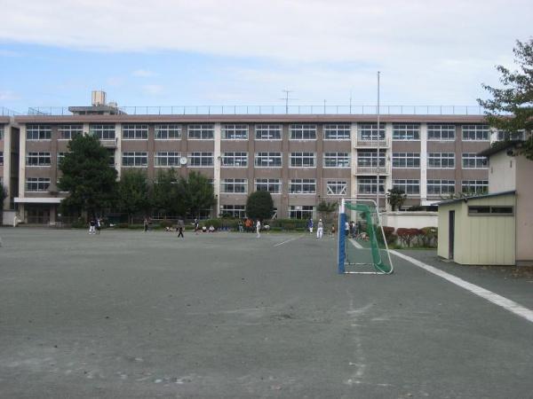 八王子市上壱分方町の中古一戸建て(八王子市立上壱分方小学校)