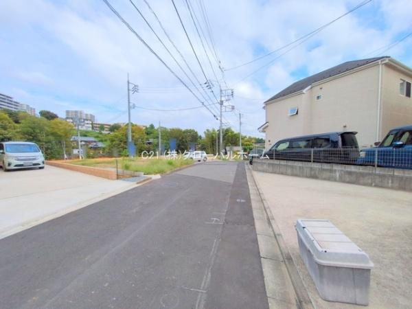 稲城市若葉台1丁目の土地(前面道路含む現地写真)