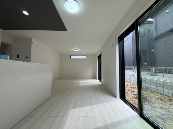 稲城市東長沼新築戸建８号棟