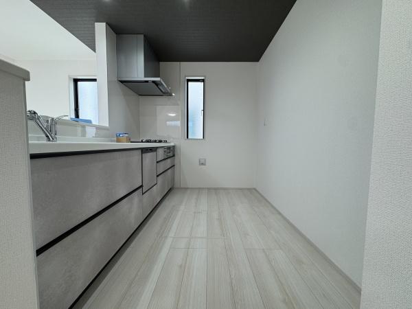 稲城市東長沼新築戸建８号棟