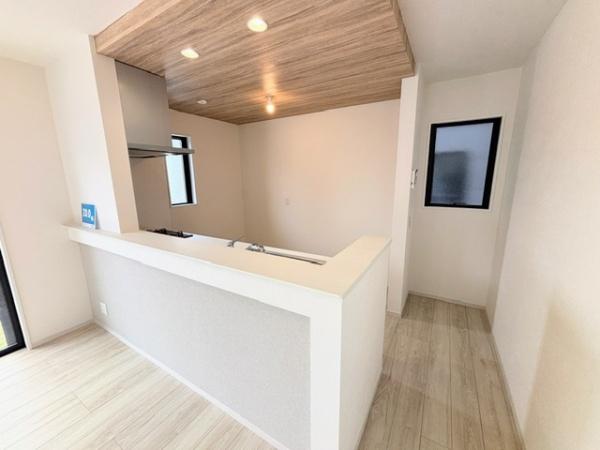 稲城市平尾４丁目新築戸建１号棟　LDK約20帖　WIC付き