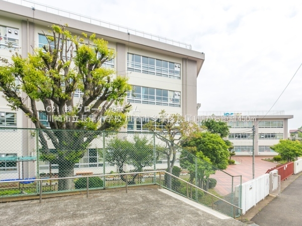 川崎市多摩区長尾６丁目の新築一戸建(川崎市立長尾小学校)