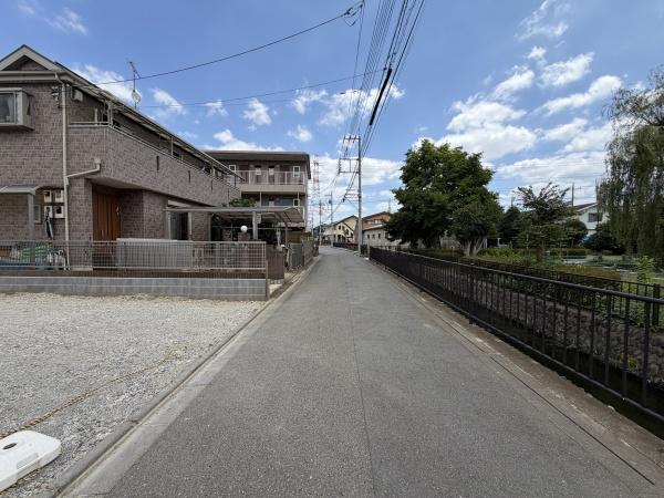 稲城市大丸新築戸建B号棟　カースペース２台分