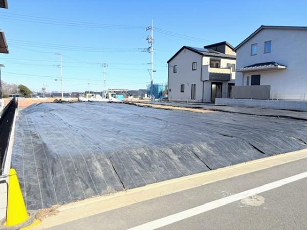 稲城市東長沼　新築戸建　２号棟　太陽光　３台駐車可
