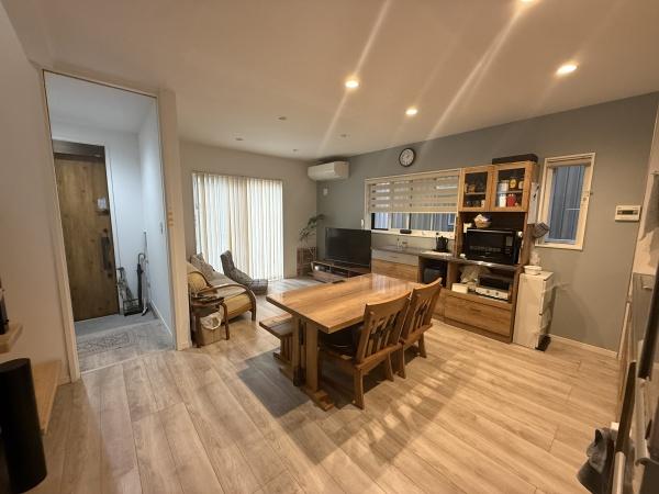 福井市高柳町の中古一戸建て(リビング)