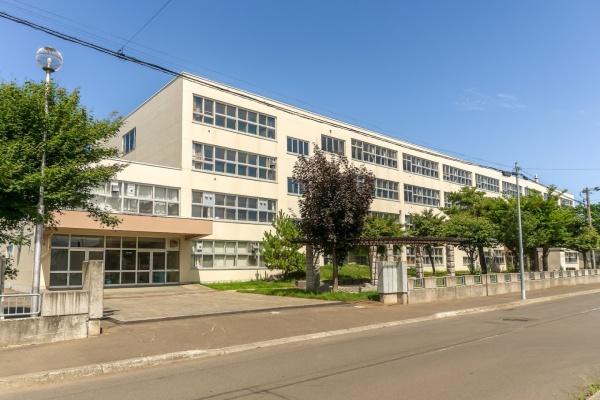 札幌市北区新琴似十二条１５丁目の土地(新琴似北中学校)