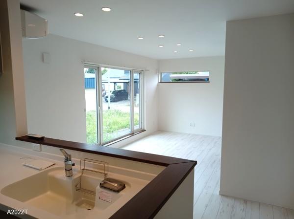 幕別町旭町　太陽光発電搭載　築浅住宅