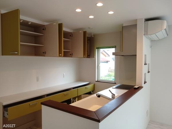 幕別町旭町　太陽光発電搭載　築浅住宅