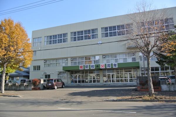札幌市東区東苗穂七条１丁目の土地(札幌市立札苗中学校)