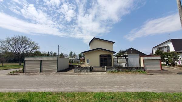 音更町緑陽台仲区　売家　南東角地　リノベ向け住宅