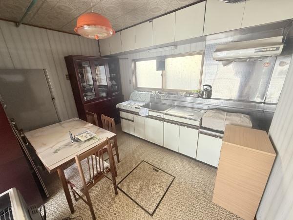 新通北１丁目の南西角地のリノベ向き中古平屋住宅