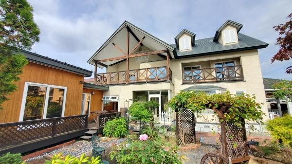 店舗や飲食店や事務所にも♪ 帯広市西7条南24丁目 洋風住宅