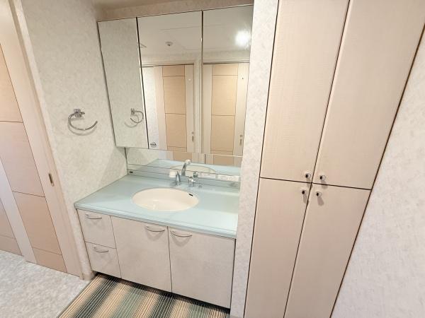 パシフィック西６条プライム　７階　４ＬＤＫ