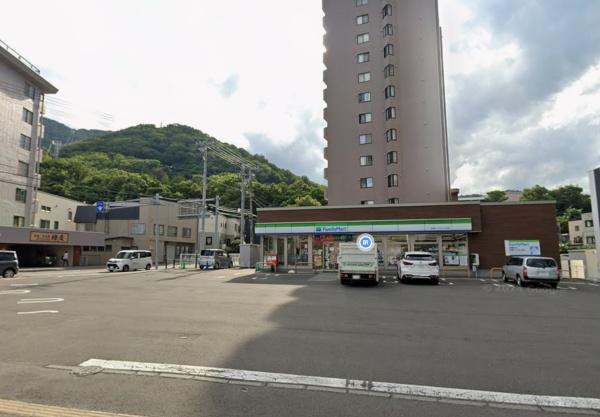 札幌市中央区伏見３丁目の土地(ファミリーマート札幌ロープウェイ入口店)