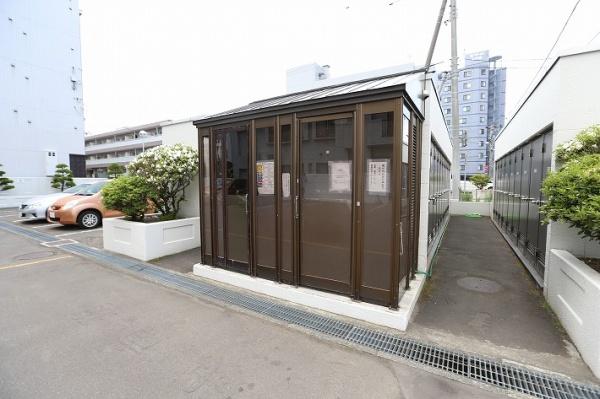 ライオンズマンション中の島通り
