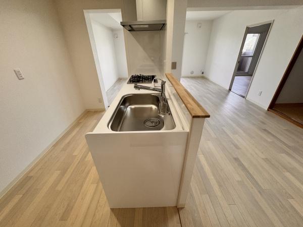 エメラルドグリーン白石中央