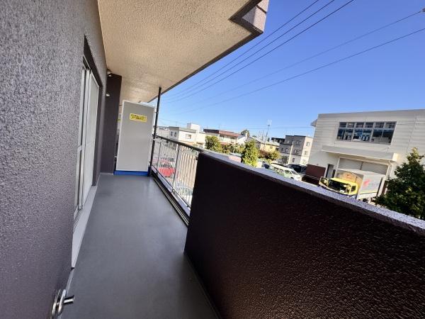 エメラルドグリーン白石中央