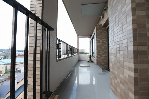平岡フォレストタウンファミールハイツ１番館