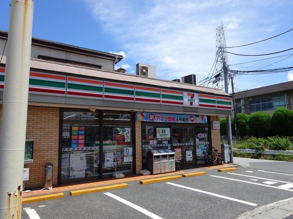 青葉の森公園通り4号棟(セブンイレブン千葉末広店)
