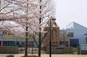 ライブアート春の道8号棟(千葉市立有吉小学校)