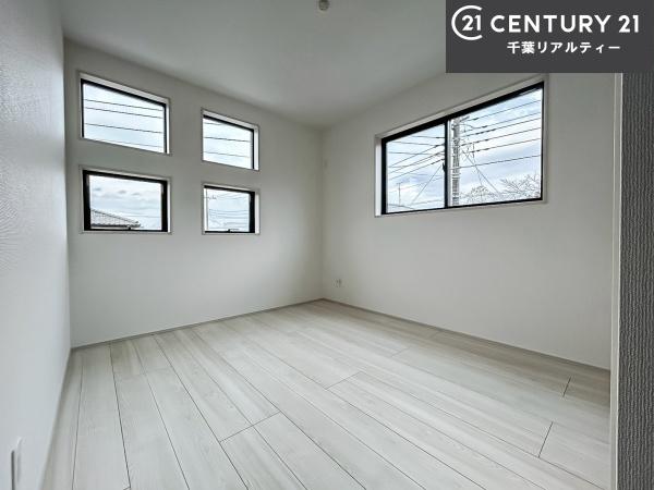 グラファーレ成田市中台2丁目　2号棟