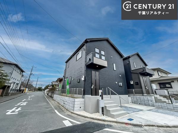 グラファーレ成田市中台2丁目　2号棟