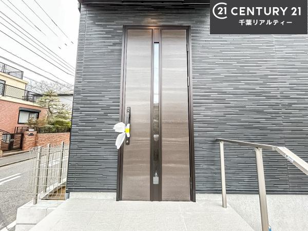 グラファーレ成田市中台2丁目　2号棟