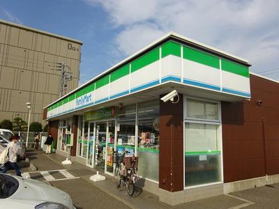 千葉市若葉区みつわ台4丁目 2号棟(ファミリーマート千葉みつわ台五丁目店)