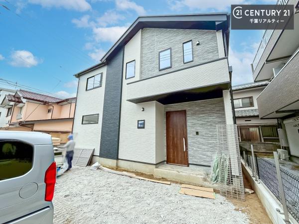 千葉市花見川区浪花町　１号棟