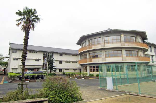 八街市八街に 11号棟(八街市立八街中央中学校)