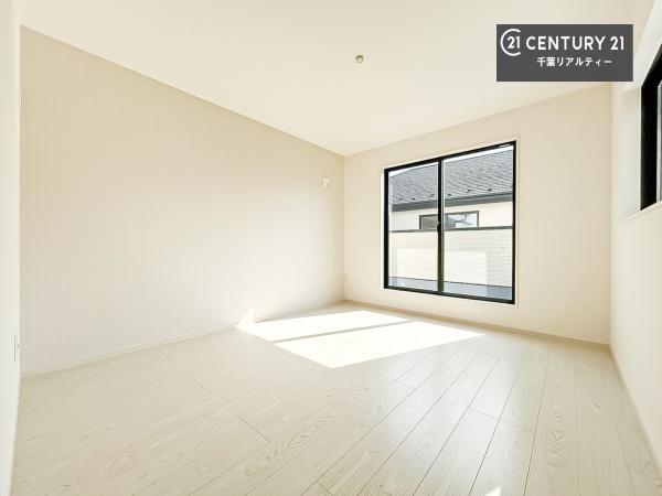 千葉市花見川区浪花町　１号棟