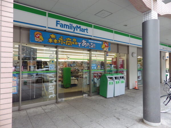 セントラルパーク・ウエストシータワー(ファミリーマート幕張ベイタウン店)