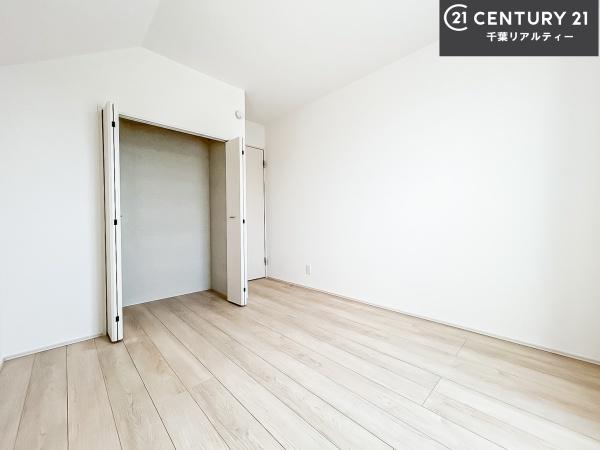八千代市勝田台5丁目 2号棟(寝室)