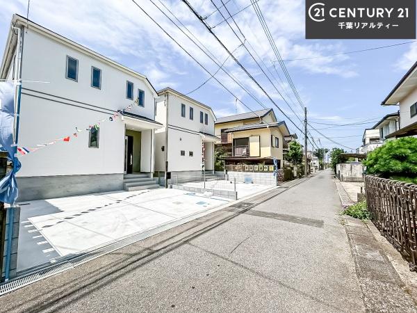 八千代市勝田台5丁目 2号棟(前面道路含む現地写真)