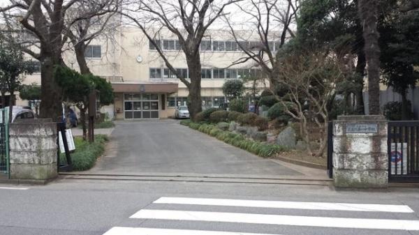 千葉市花見川区柏井４丁目(千葉市立花見川中学校)
