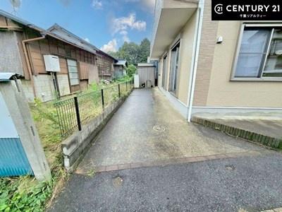 千葉市緑区誉田町1丁目の中古一戸建て(駐車場)