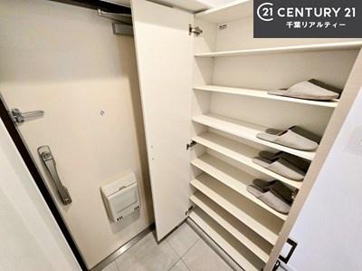 稲毛高浜南団地16号棟(玄関)