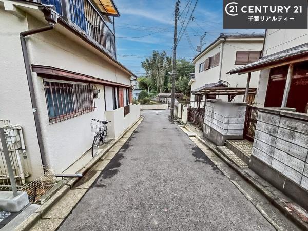 船橋市咲が丘2丁目 3号棟(前面道路含む現地写真)