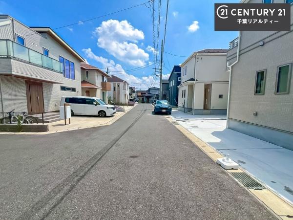 千葉市中央区仁戸名町 B号棟(前面道路含む現地写真)