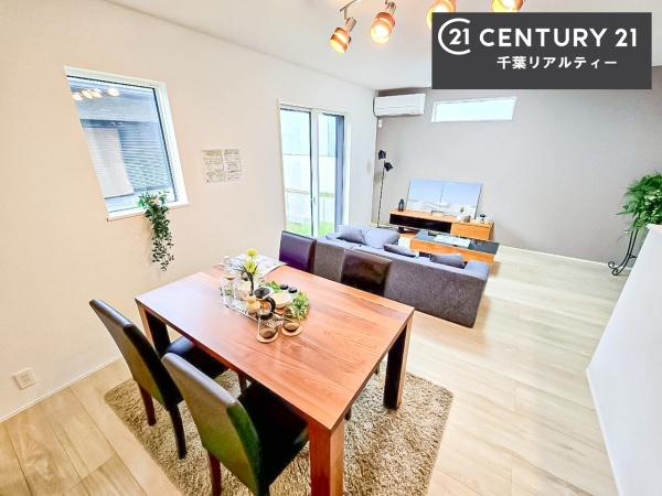 佐倉市臼井田 1号棟(リビング)