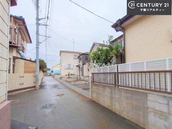 船橋市上山町3丁目 B号棟(前面道路含む現地写真)