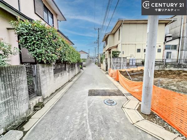 グラファーレ船橋市栄町1丁目 3号棟(前面道路含む現地写真)
