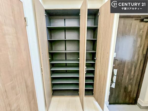 船橋市咲が丘3丁目 1号棟(玄関)