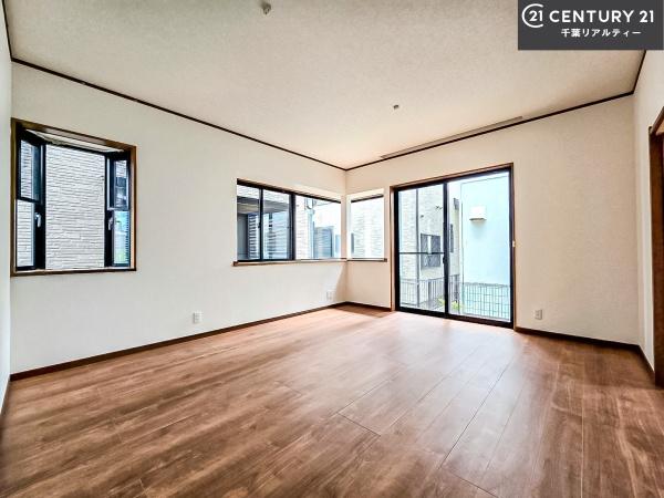 船橋市三山5丁目の中古一戸建て(リビング)