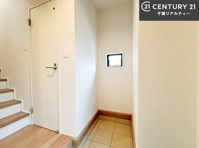 GRAFARE佐倉市中志津5丁目 1号棟(玄関)