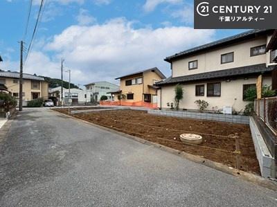 佐倉市王子台1丁目 1号棟(前面道路含む現地写真)