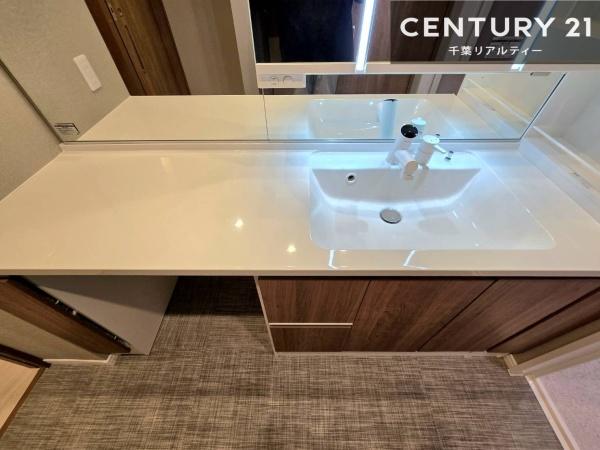 ワンダーベイシティSAZANサウスウイング(洗面台・洗面所)