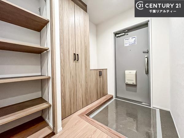 谷津パークタウン弐番街32号棟(玄関)