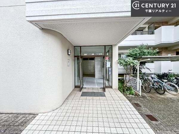 谷津パークタウン弐番街32号棟(エントランス)